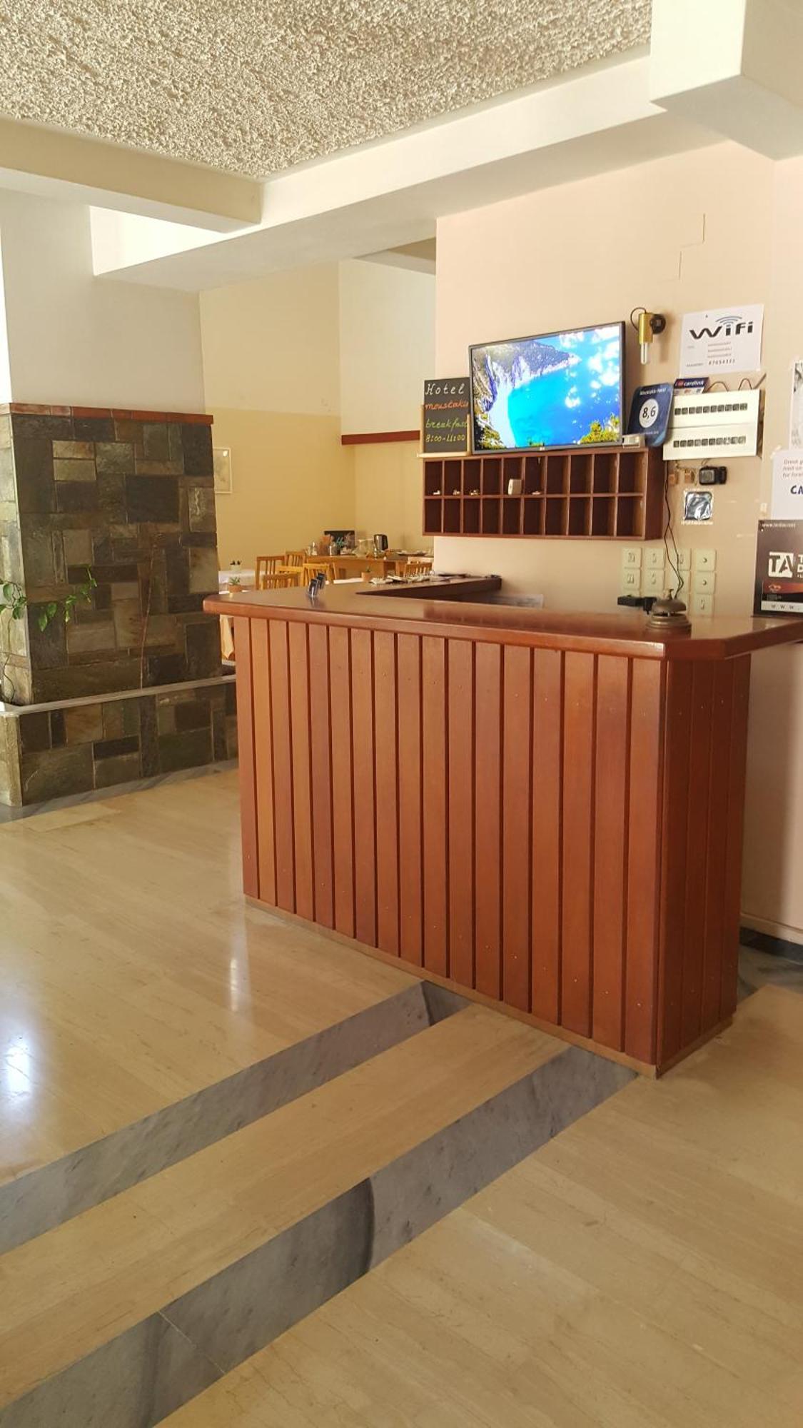 Moustakis Hotel Agia Efimia Luaran gambar
